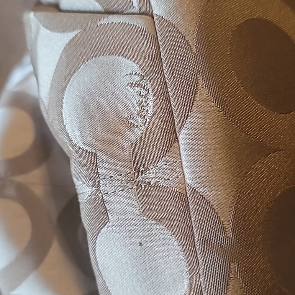 Authentic Coach Handbag - Picture 5 of 8